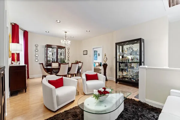 $1,099,000 | 1916 West Irving Park Road, Chicago, IL 60613