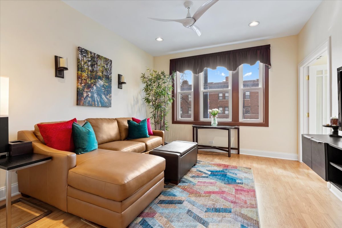 1916 West Irving Park Road Chicago, IL 60613 - Photo 7 of 27