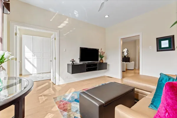 $1,099,000 | 1916 West Irving Park Road, Chicago, IL 60613