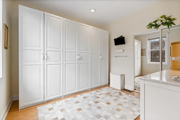 $1,099,000 | 1916 West Irving Park Road, Chicago, IL 60613