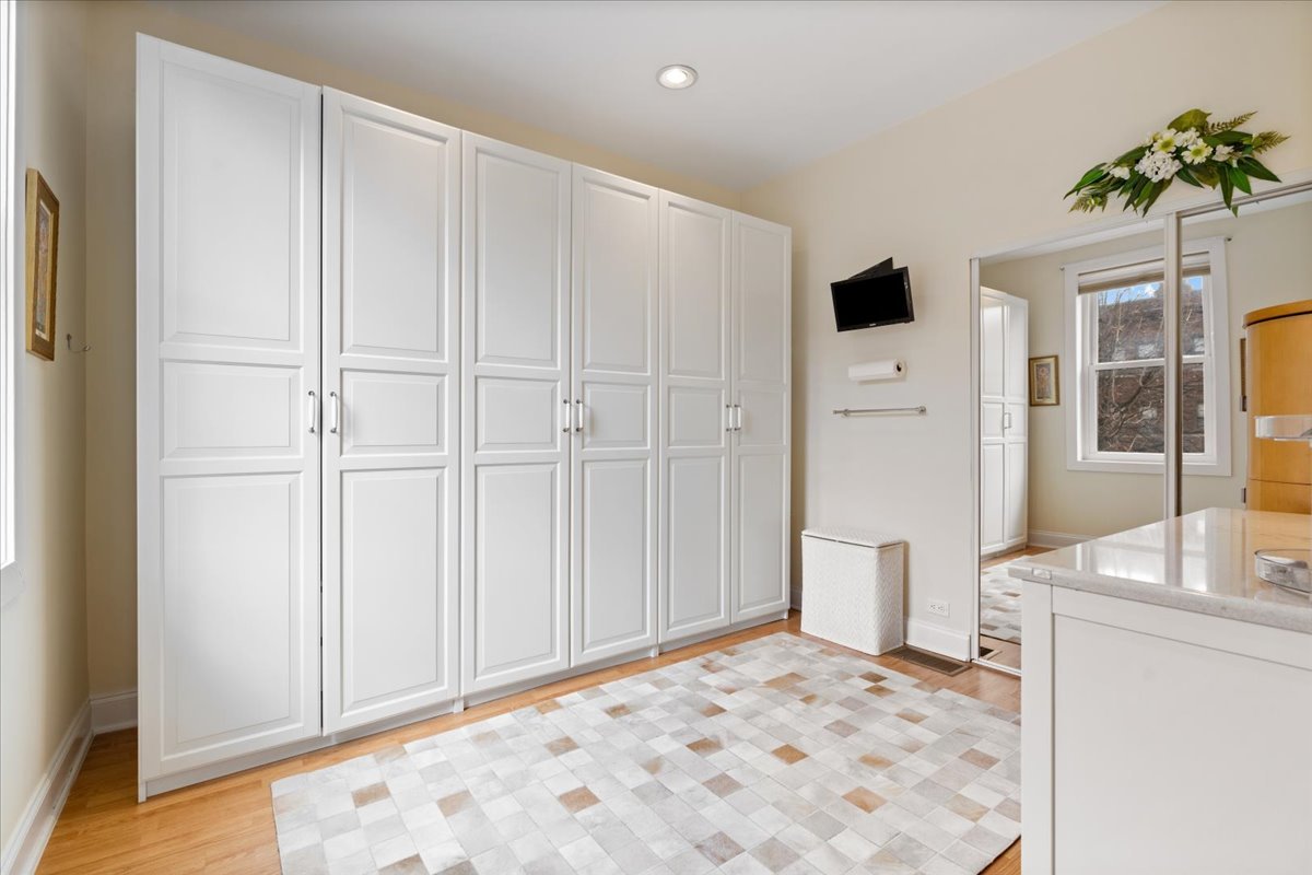 1916 West Irving Park Road Chicago, IL 60613 - Photo 10 of 27