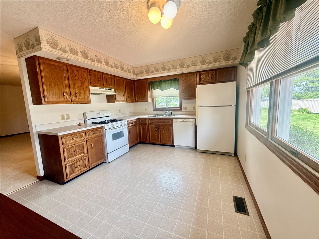 2920 Doral Court Decatur, IL 62521 - Photo 8 of 16