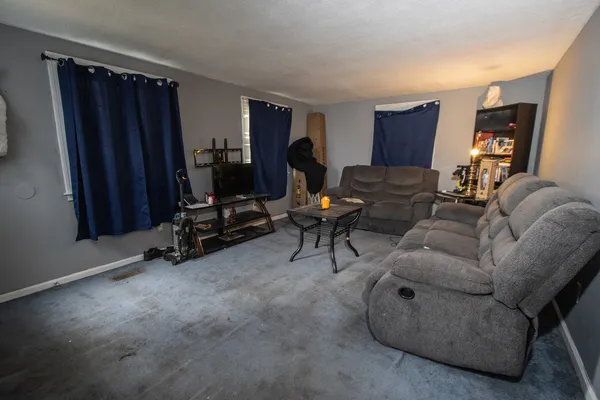 $229,000 | 377 Florida Avenue, Aurora, IL 60506