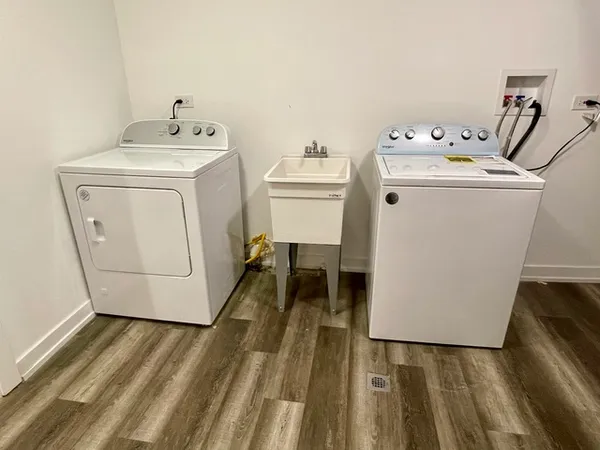 $1,600 | 538 East 134th Street, Chicago, IL 60827