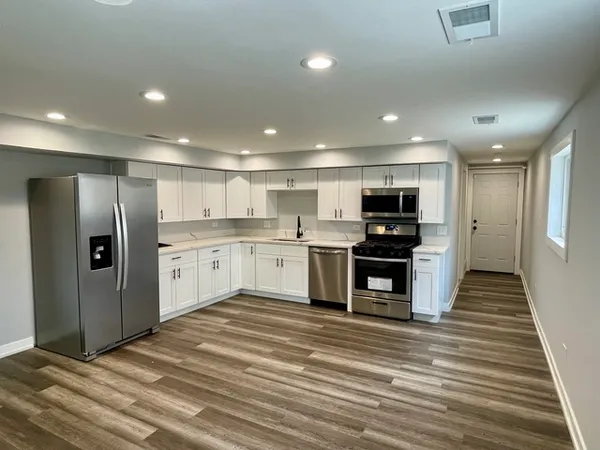 $1,600 | 538 East 134th Street, Chicago, IL 60827