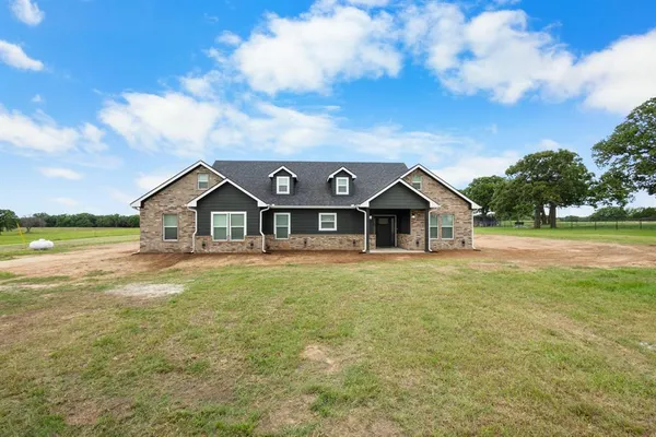 $475,000 | 1446 Faulkner Road, Sunset, TX 76270