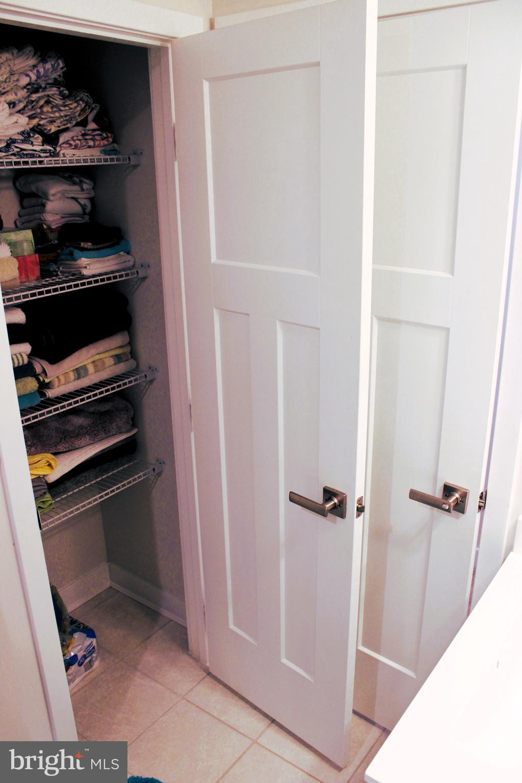 2023 Rivers Drive Newark, DE 19702 - Photo 30 of 43 LINEN CLOSET