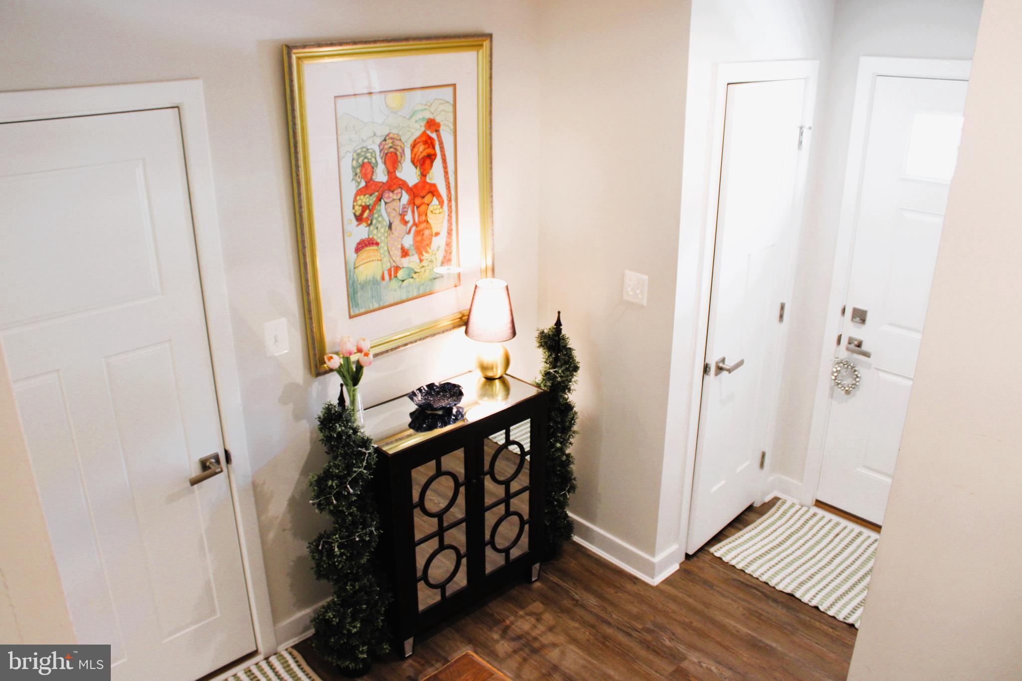 2023 Rivers Drive Newark, DE 19702 - Photo 3 of 43 FOYER