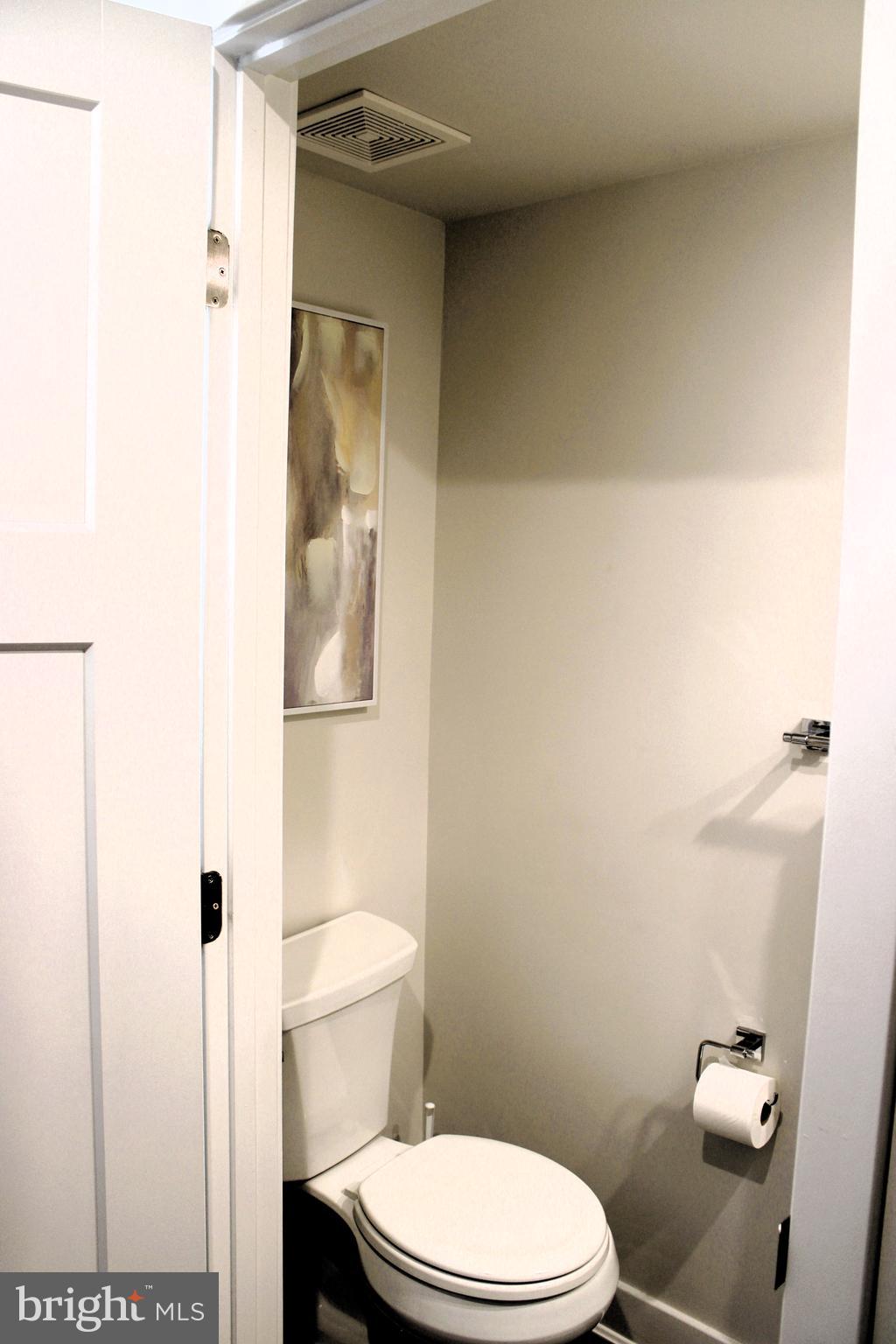 2023 Rivers Drive Newark, DE 19702 - Photo 5 of 43 1ST FLOOR HALF BATH