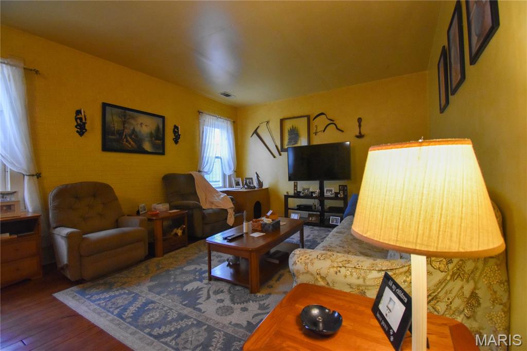 200 West Garrison Street Gillespie, IL 62033 - Photo 19 of 34