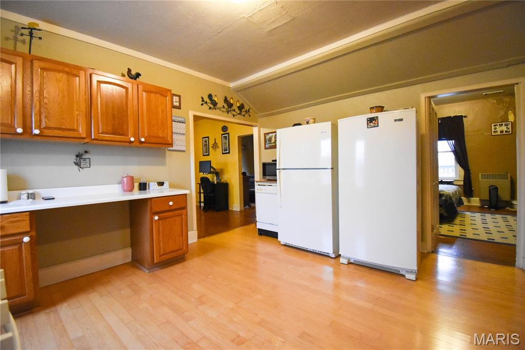 200 West Garrison Street Gillespie, IL 62033 - Photo 5 of 34