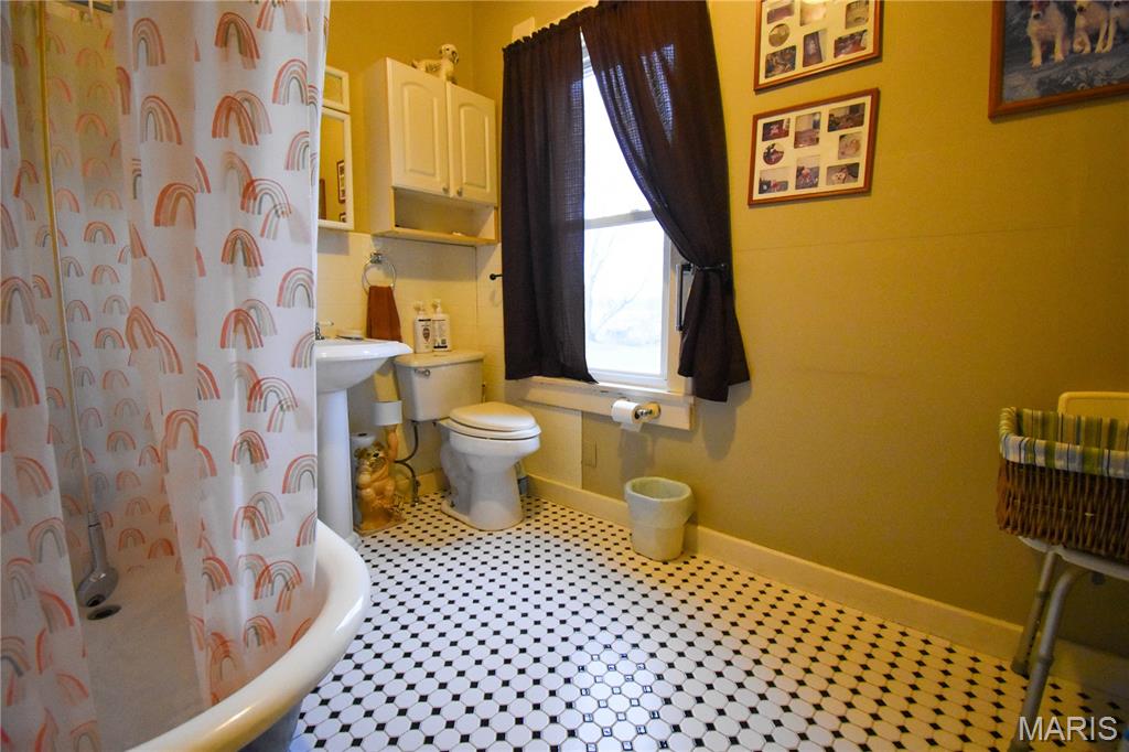 200 West Garrison Street Gillespie, IL 62033 - Photo 7 of 34