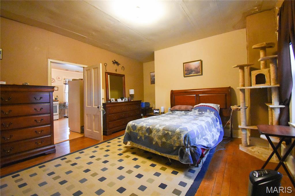 200 West Garrison Street Gillespie, IL 62033 - Photo 8 of 34