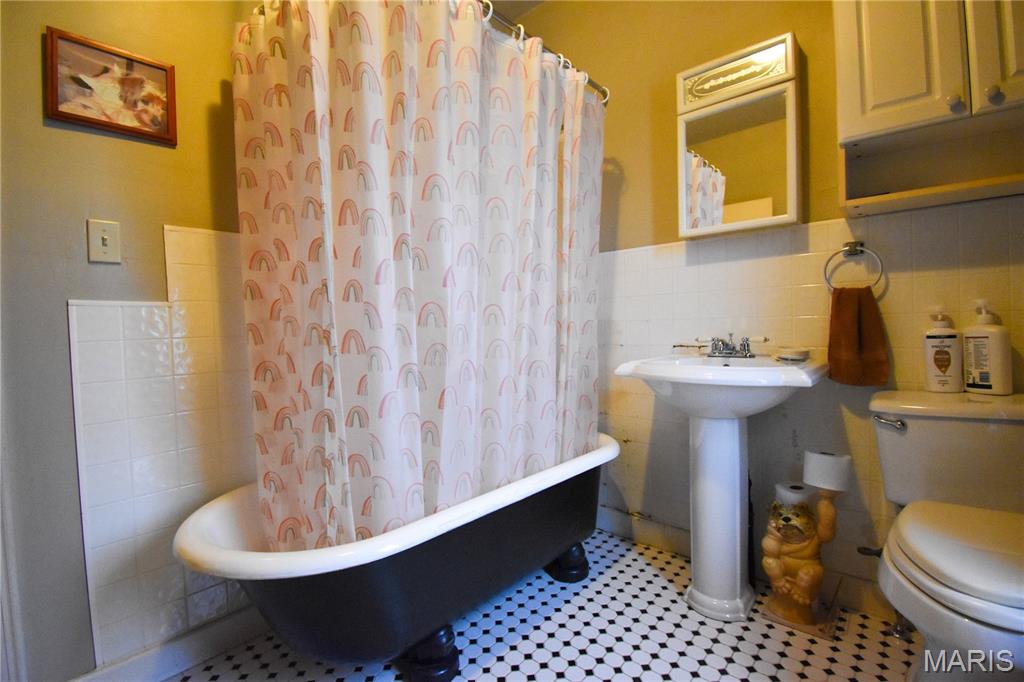 200 West Garrison Street Gillespie, IL 62033 - Photo 9 of 34