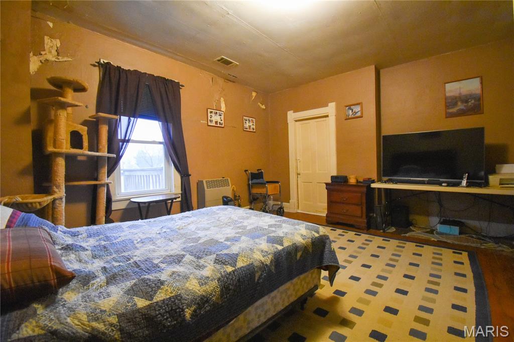 200 West Garrison Street Gillespie, IL 62033 - Photo 10 of 34