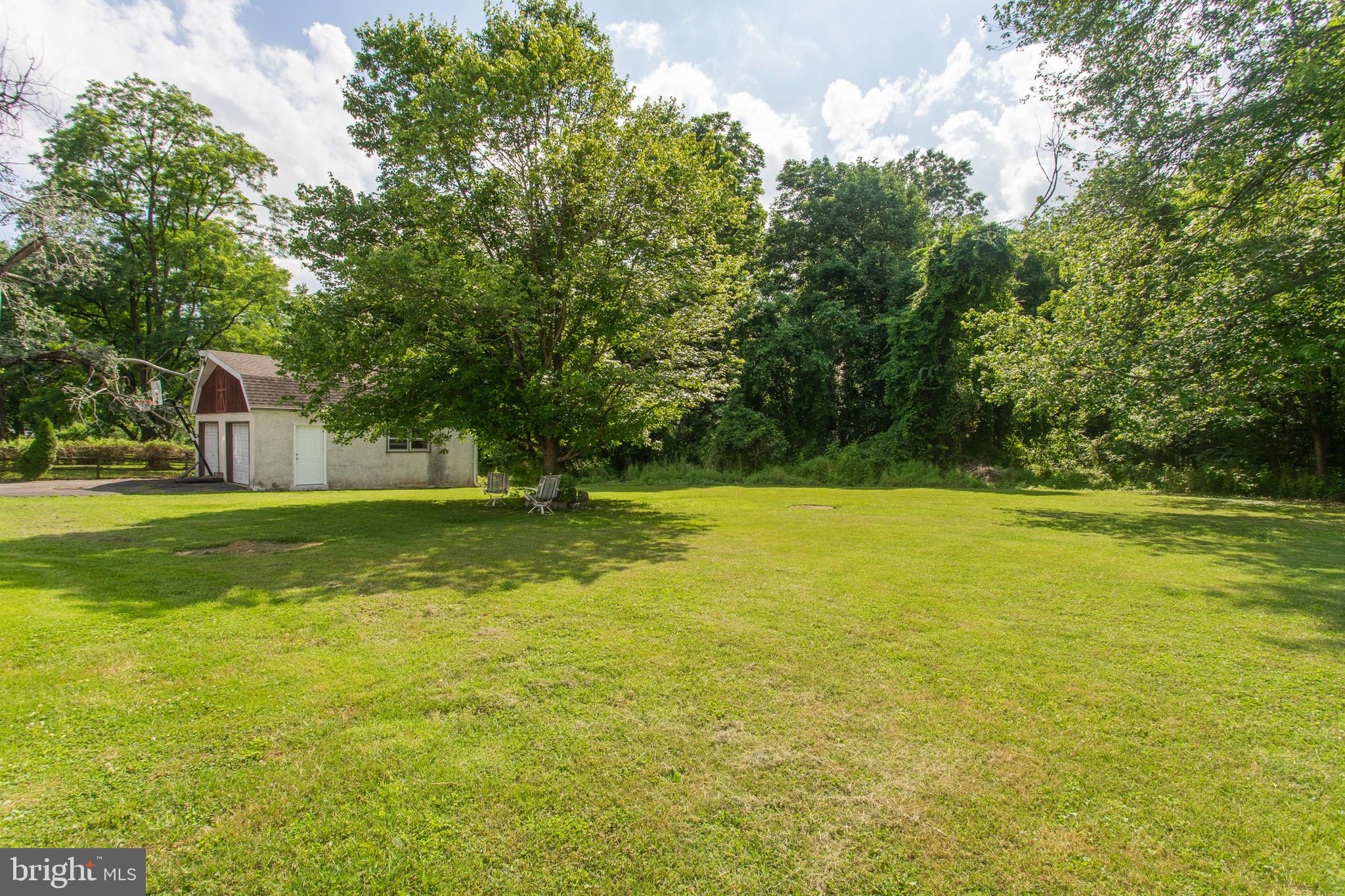 614 Meetinghouse Road Boothwyn, PA 19061 - Photo 8 of 49 Back yard