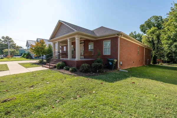 $559,900 | 219 Waterloo Street, Lawrenceburg, TN 38464