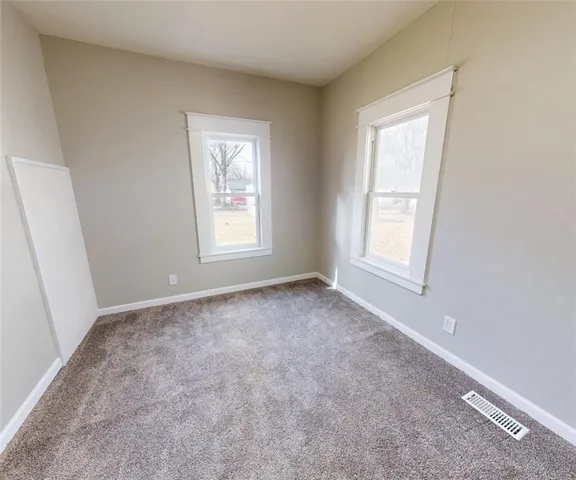 $129,900 | 425 North Washington Street, Nevada, MO 64772