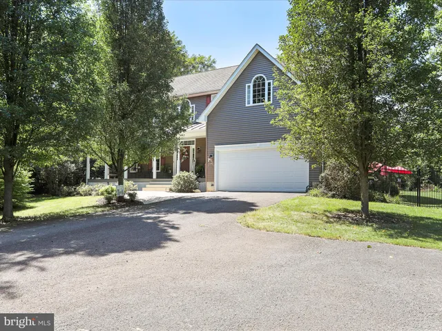 $659,900 | 112 Chimney Drive, Bunker Hill, WV 25413