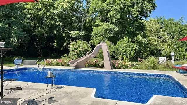 $659,900 | 112 Chimney Drive, Bunker Hill, WV 25413