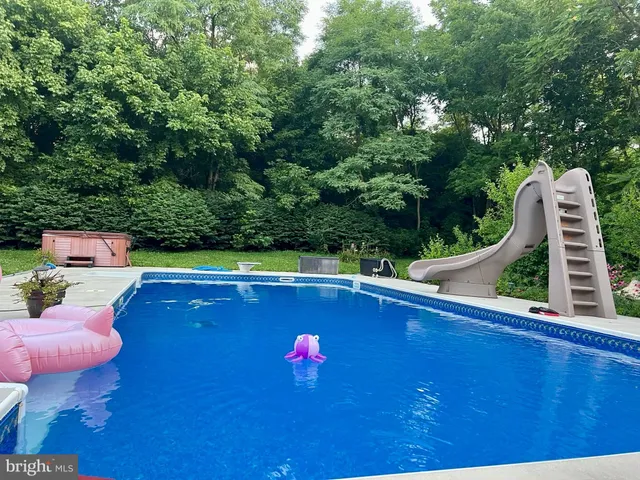 $659,900 | 112 Chimney Drive, Bunker Hill, WV 25413