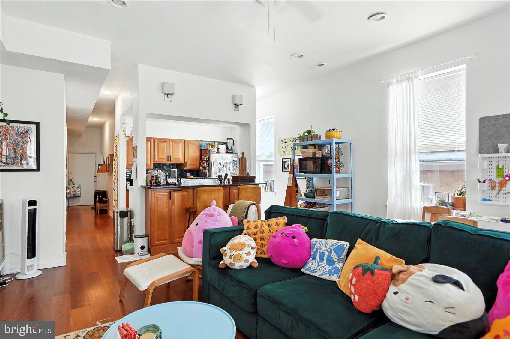 2304 Eutaw Place Baltimore, MD 21217 - Photo 49 of 105 Unit 3 Living Room