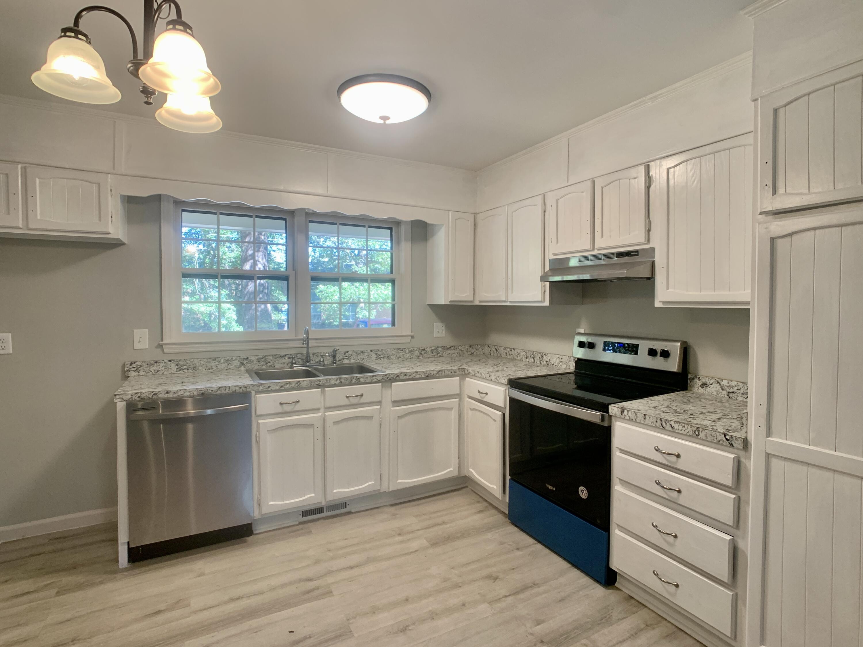 1744 Dogwood Road Charleston, SC 29414 - Photo 2 of 21 IMG_1545