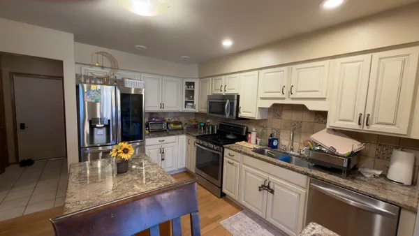 $380,000 | 7717 West 158th Court, Orland Park, IL 60462