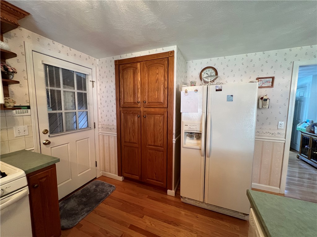 121 Lloyd Avenue Warwick, RI 02889 - Photo 12 of 37