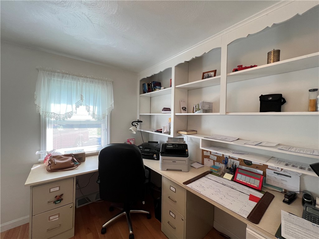 121 Lloyd Avenue Warwick, RI 02889 - Photo 18 of 37