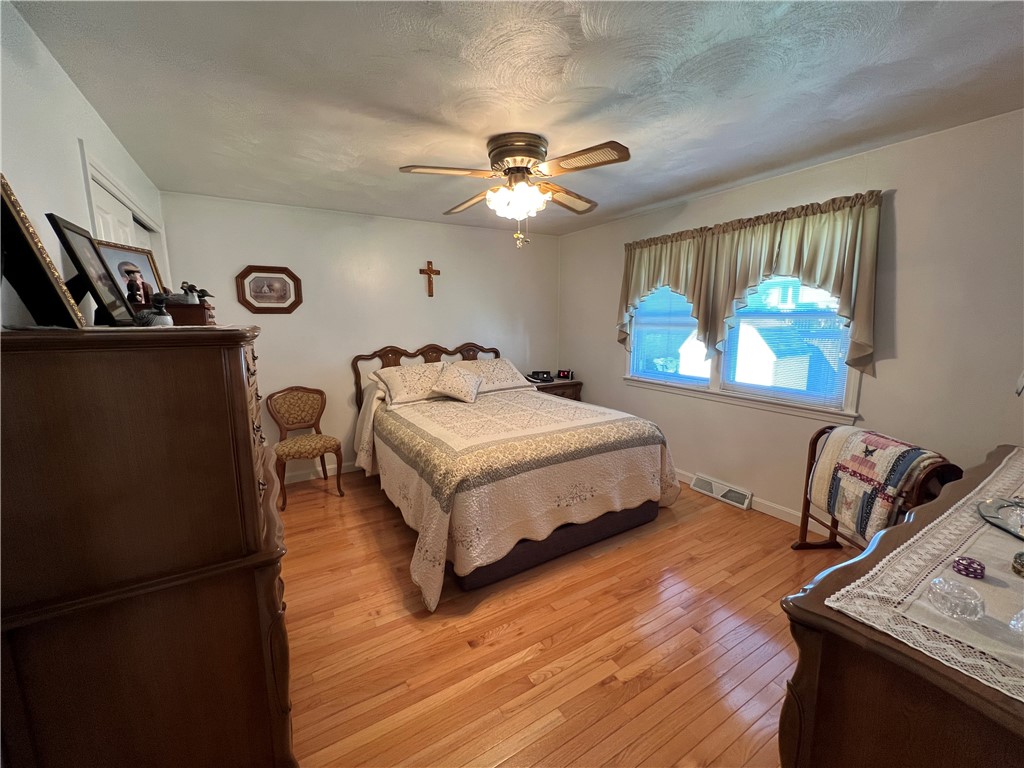 121 Lloyd Avenue Warwick, RI 02889 - Photo 28 of 37