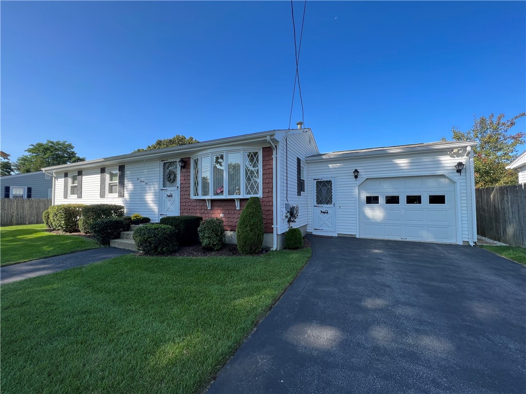 121 Lloyd Avenue Warwick, RI 02889 - Photo 5 of 37