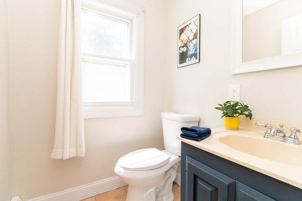 59 Ashworth Road Quincy, MA 02171 - Photo 14 of 41 Gallery Image 14