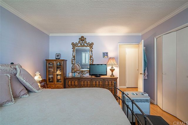 a view of entryway with a front door