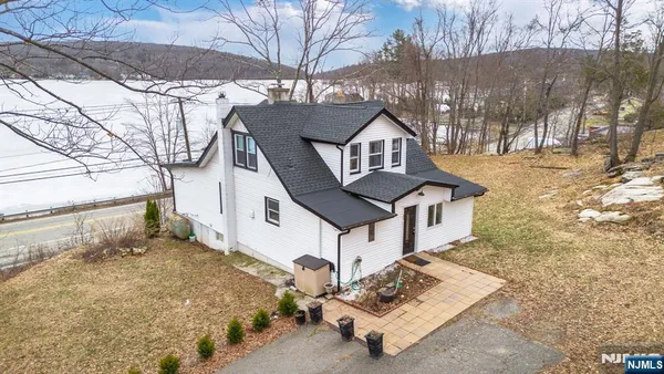 $475,000 | 677 Warwick Turnpike, West Milford, NJ 07421