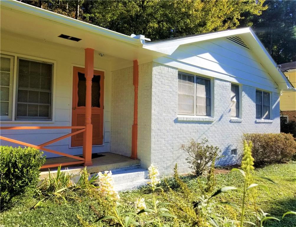 2467 Woodside Way Atlanta, GA 30341 - Photo 2 of 25