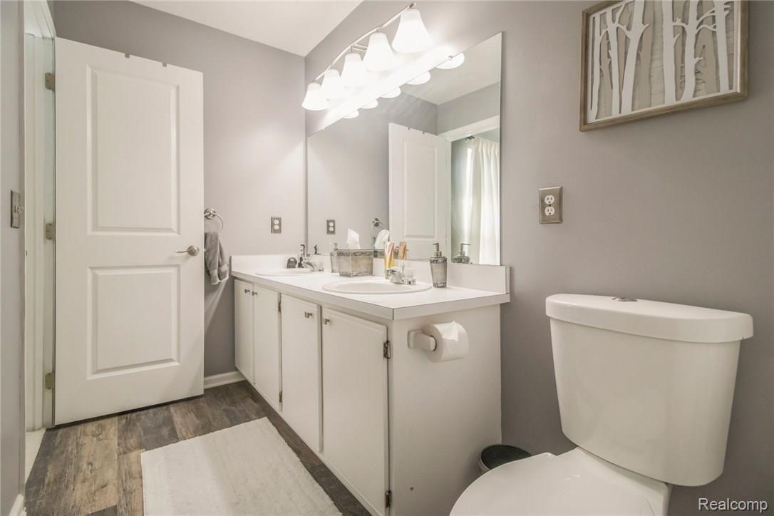 628 Ridgecrest Street Fenton, MI 48430 - Photo 16 of 30 16.jpg