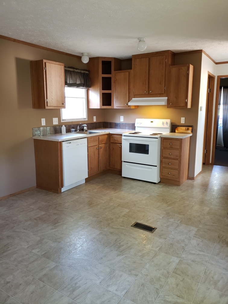 1092 Candida Road Elgin, IL 60123 - Photo 5 of 12