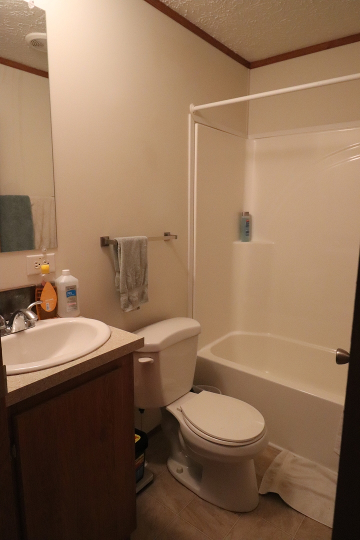 1092 Candida Road Elgin, IL 60123 - Photo 9 of 12