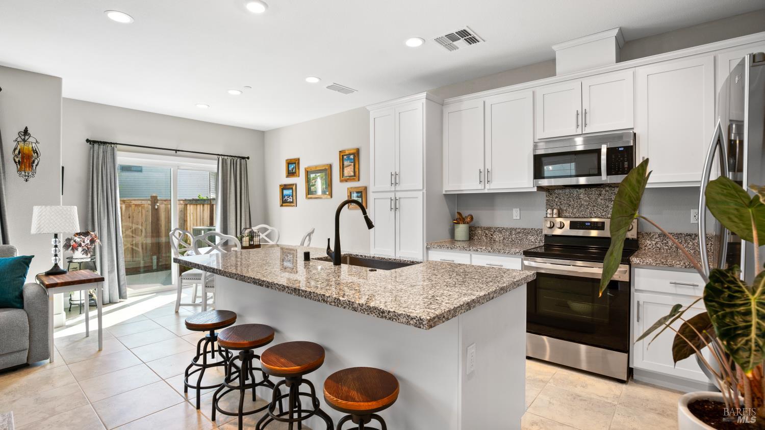 1212 Del Rancho Way Petaluma, CA 94954 - Photo 2 of 28