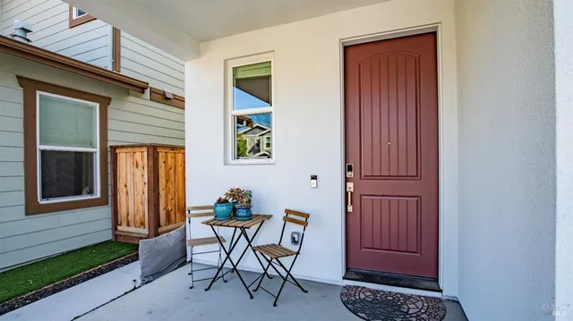 $795,000 | 1212 Del Rancho Way, Petaluma, CA 94954