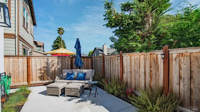 $795,000 | 1212 Del Rancho Way, Petaluma, CA 94954