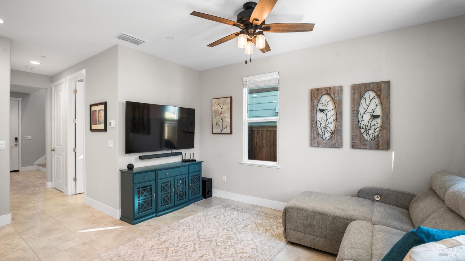 1212 Del Rancho Way Petaluma, CA 94954 - Photo 3 of 28