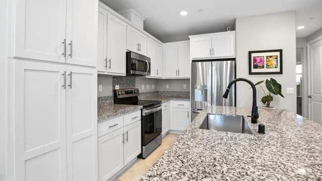 $795,000 | 1212 Del Rancho Way, Petaluma, CA 94954