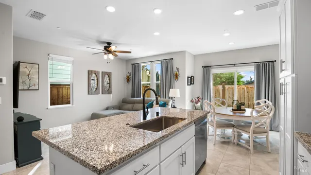 $795,000 | 1212 Del Rancho Way, Petaluma, CA 94954