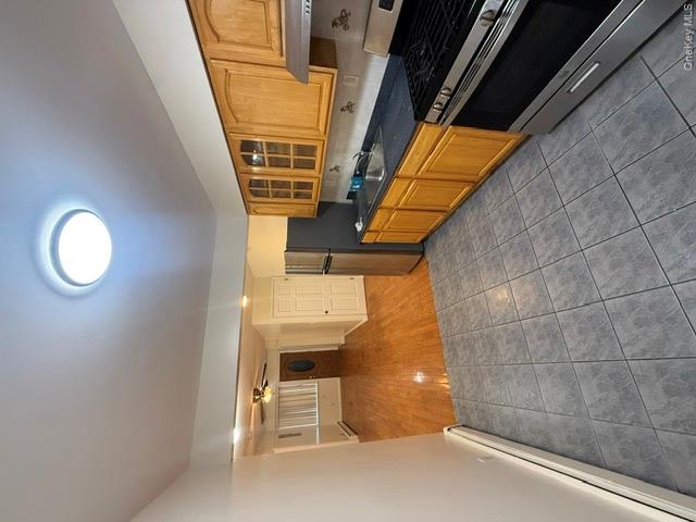 253-22 147th Road, Unit 1 Queens, NY 11422 - Photo 6 of 10