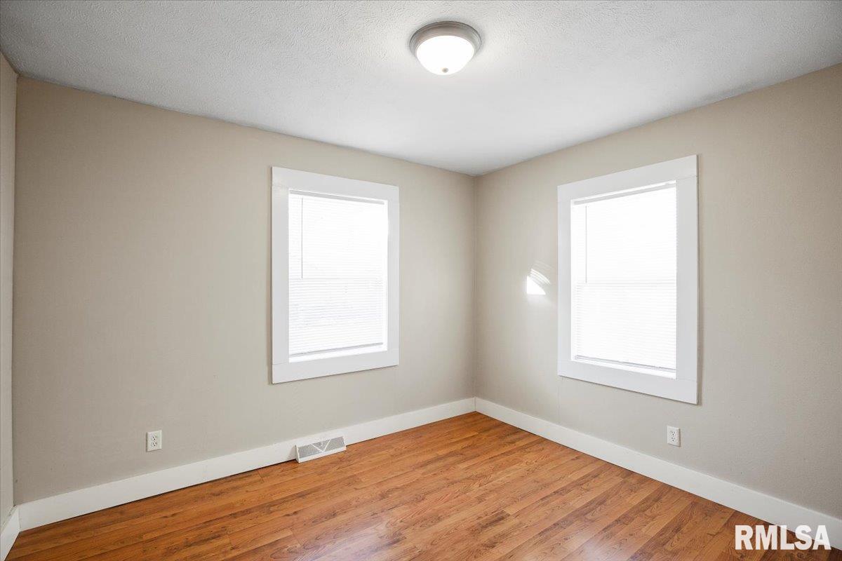 2140 South 13th Street Springfield, IL 62703 - Photo 4 of 22