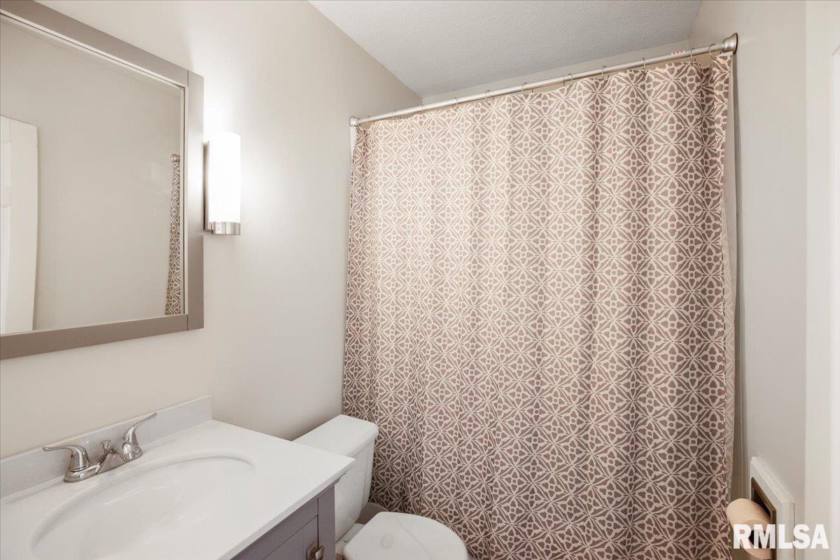 2140 South 13th Street Springfield, IL 62703 - Photo 8 of 22