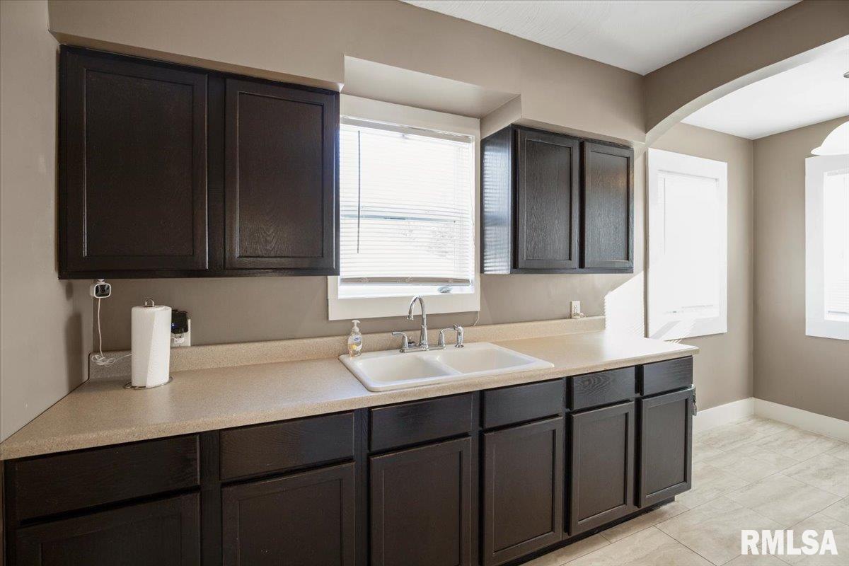 2140 South 13th Street Springfield, IL 62703 - Photo 10 of 22