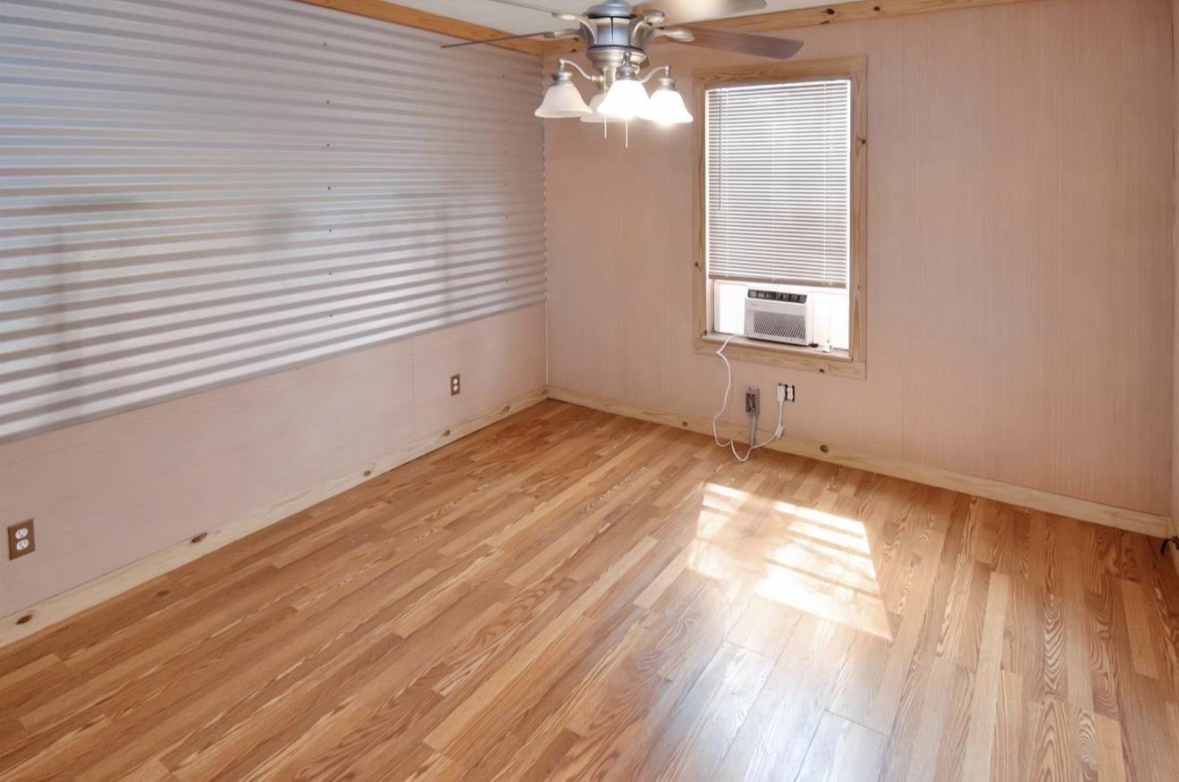 655 County Road 4525 Warren, TX 77664 - Photo 5 of 14